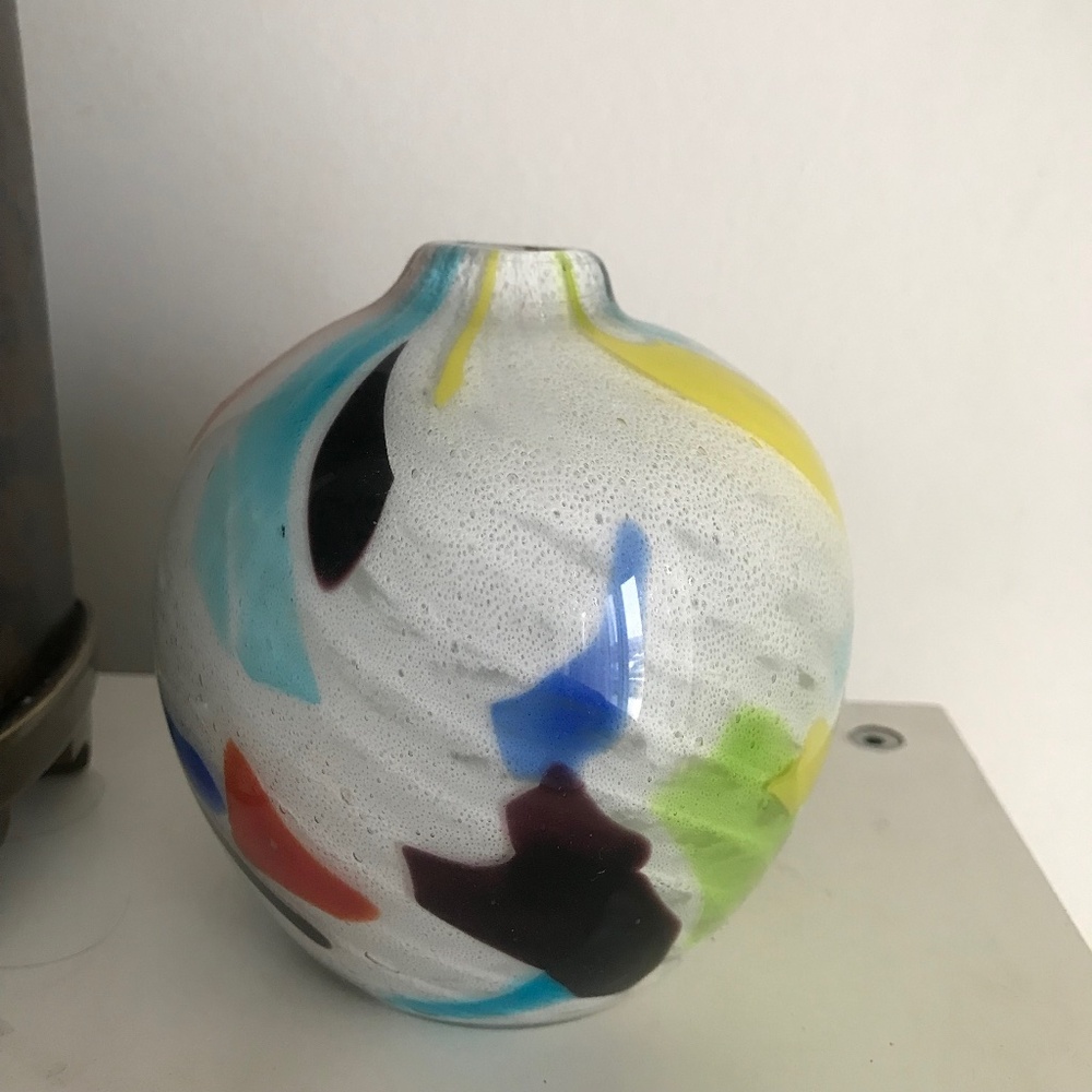 Hand Blown Art Glass White Multi-Color Ziggy Bud Vase 4.5"